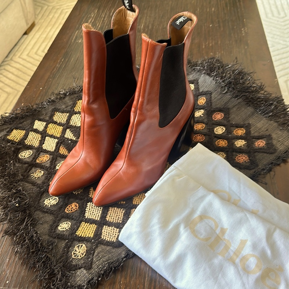 Chloe Wave Boots